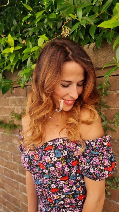 Foto di donna con capelli lunghi ramato chiaro